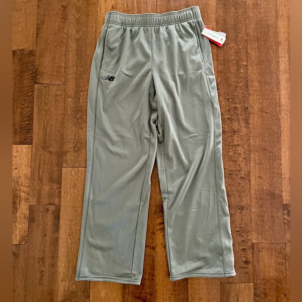 NWT men’s New Balance Gray Fleece Lined Track Pants Stretch Performance Large